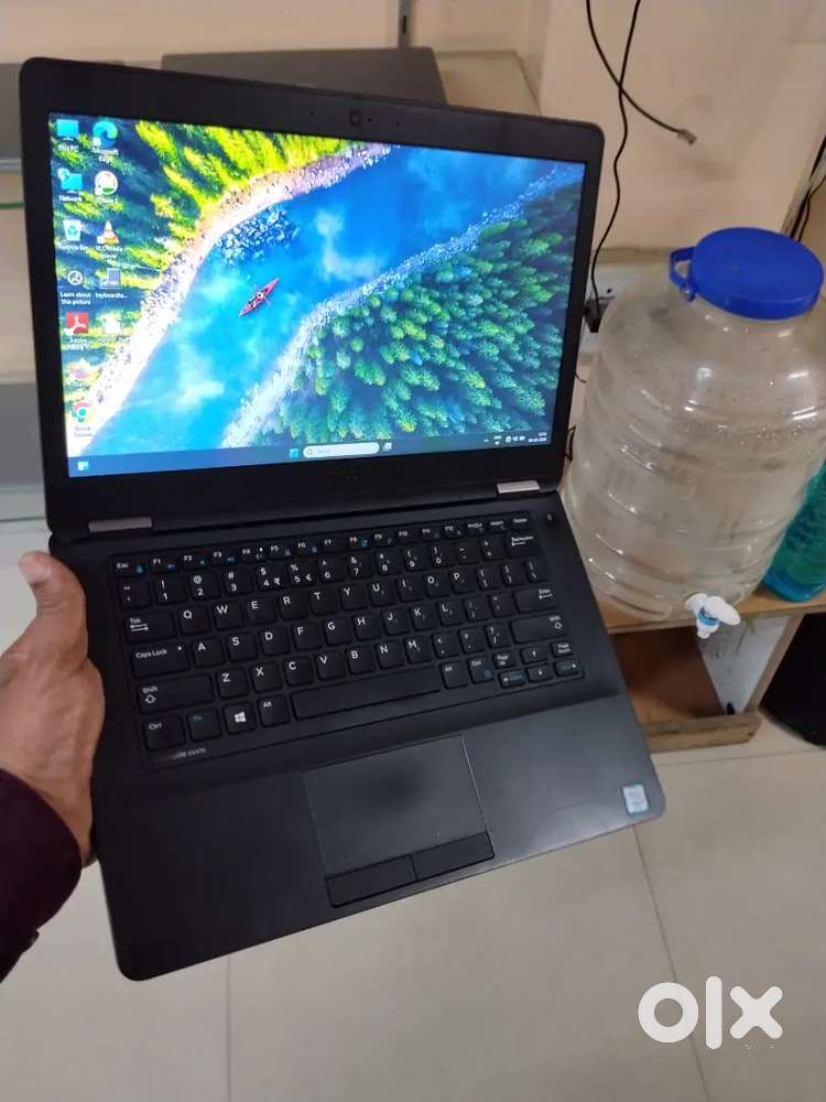 Dell latitude i3 6th Gen 8gb Ram,256gb Ssd Webcam 14 Screen adopter