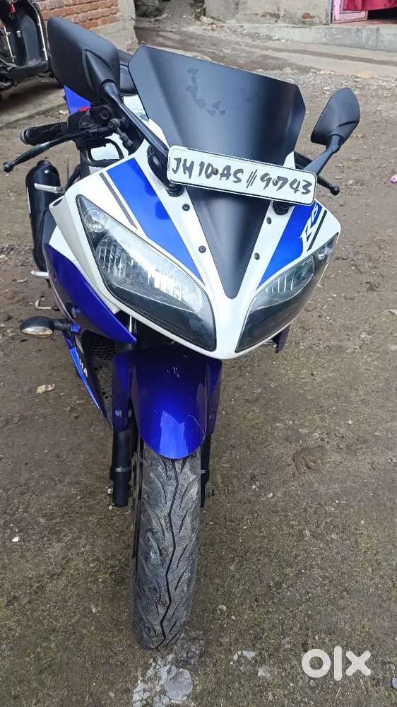 R15 v2 good condition bike