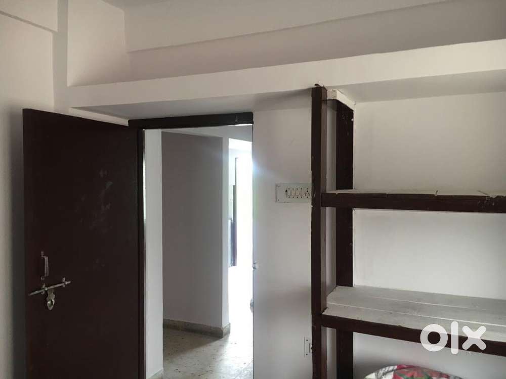 2 BHK Flat on Rent in Gandhi Nagar