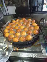 I am a cook   (looking job)