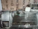 Display counter mithaai cakes 8 feat ka hai abhi band h