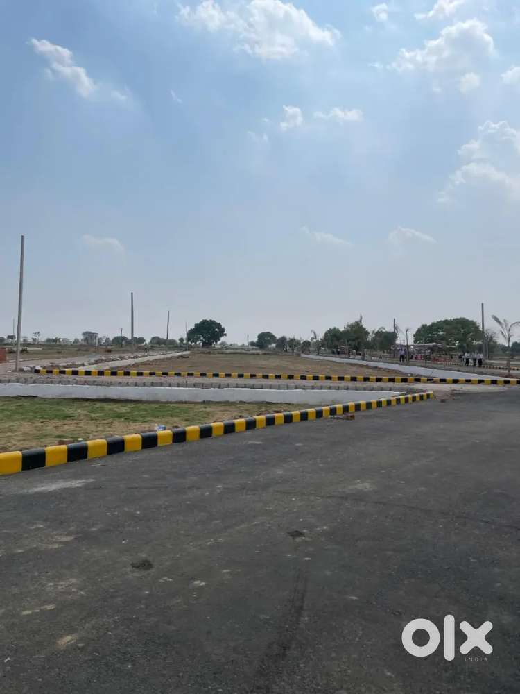 लखनऊ नगराम रोड से 1 किलोमीटर रिंग रोड की सर्विस लाइन से लगे प्लॉट ले