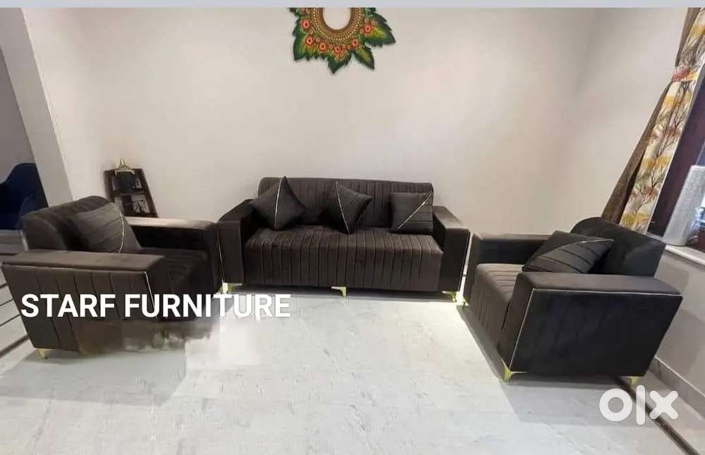 3+1+1 sofa set with beautiful colour and design look and pillows