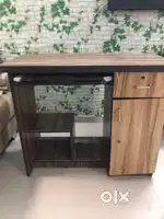 Computer table
