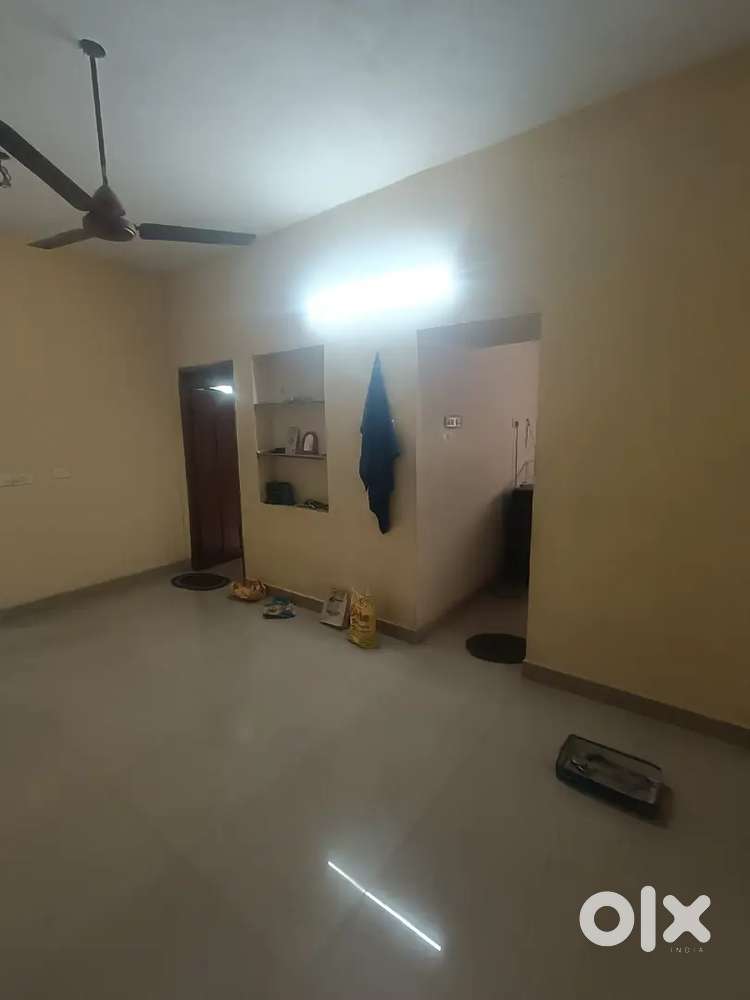 2 Bhk house rent for bachelor