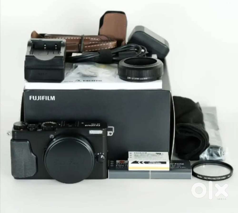 Fujifilm X70 16.3 MP Digital Camera - Black