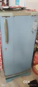 LG ka fridge bechna hai.