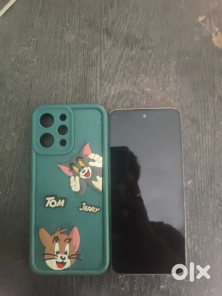 No box no charger new phone no scratches