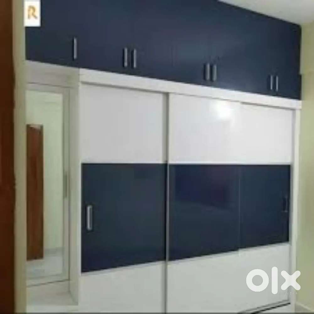 फलेट ओफिस शोरूम में फर्नीचर कलर्स पीओपी ऐंड ओल वकॅ समाधान
