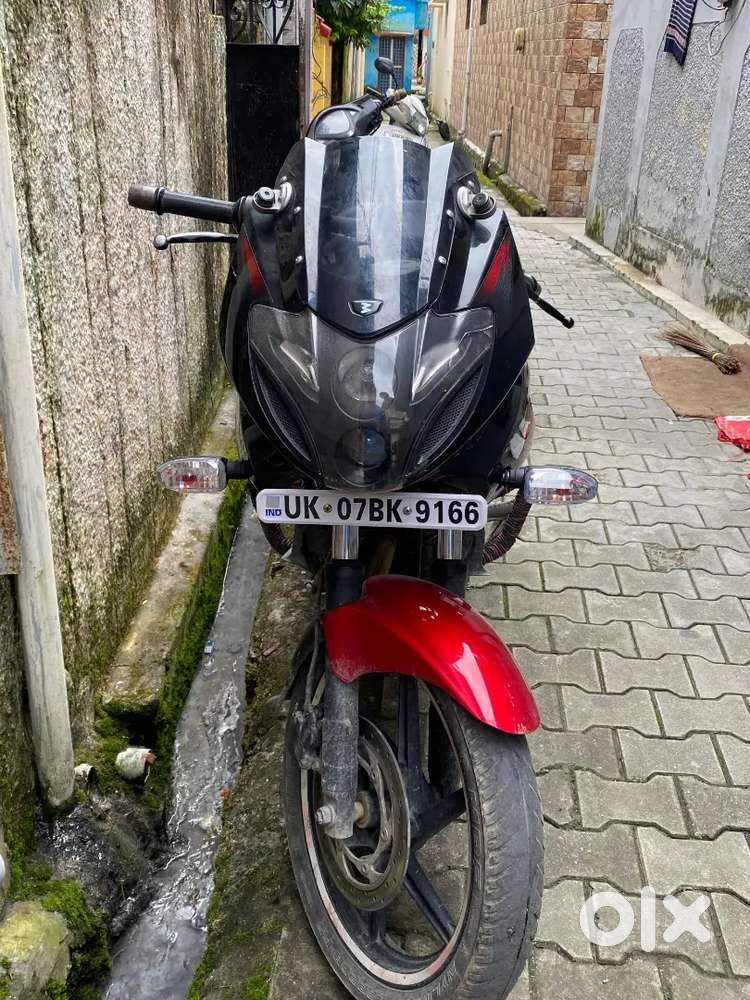 PULSAR 220 F