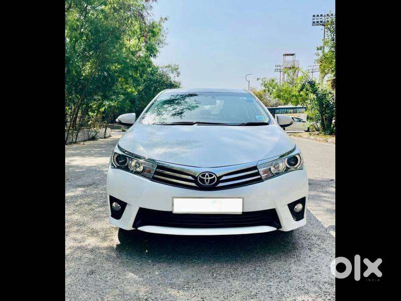Toyota Corolla Altis 2013-2017 VL AT, 2015, Petrol