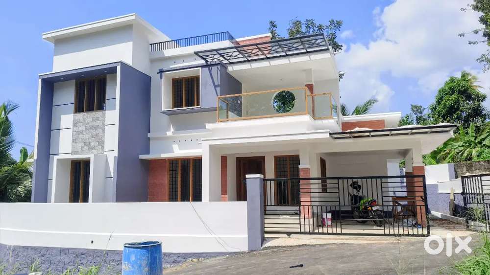 Kollad paruthumpara road new house