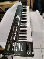 Roland XPS-10 Synthesizer Keyboard 61-Key black