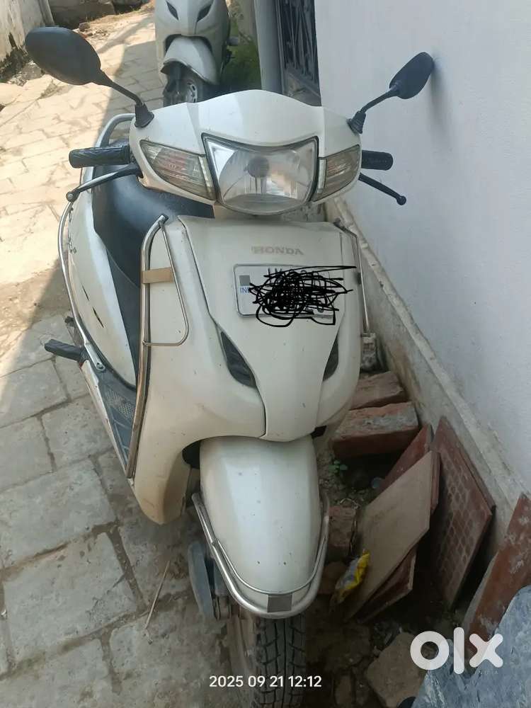 Old scooty but mint condition scooty naam pr nahi hogi per