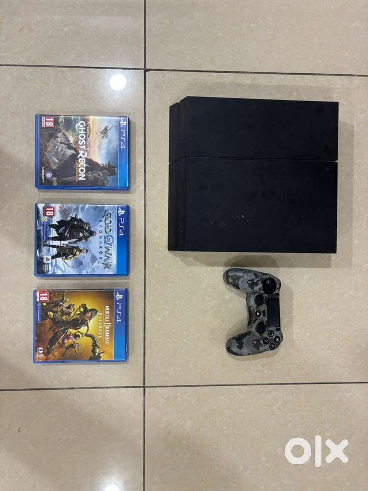Playstation 4 console(PS4) with games - 3 nos