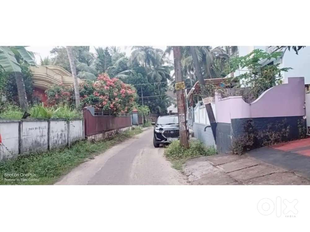 തൃശ്ശൂർ ജില്ലയിൽ ഗുരുവായൂരിന് സമീപം 15 സെന്റ് സ്ഥലം വിൽപ്പനയ്ക്ക്