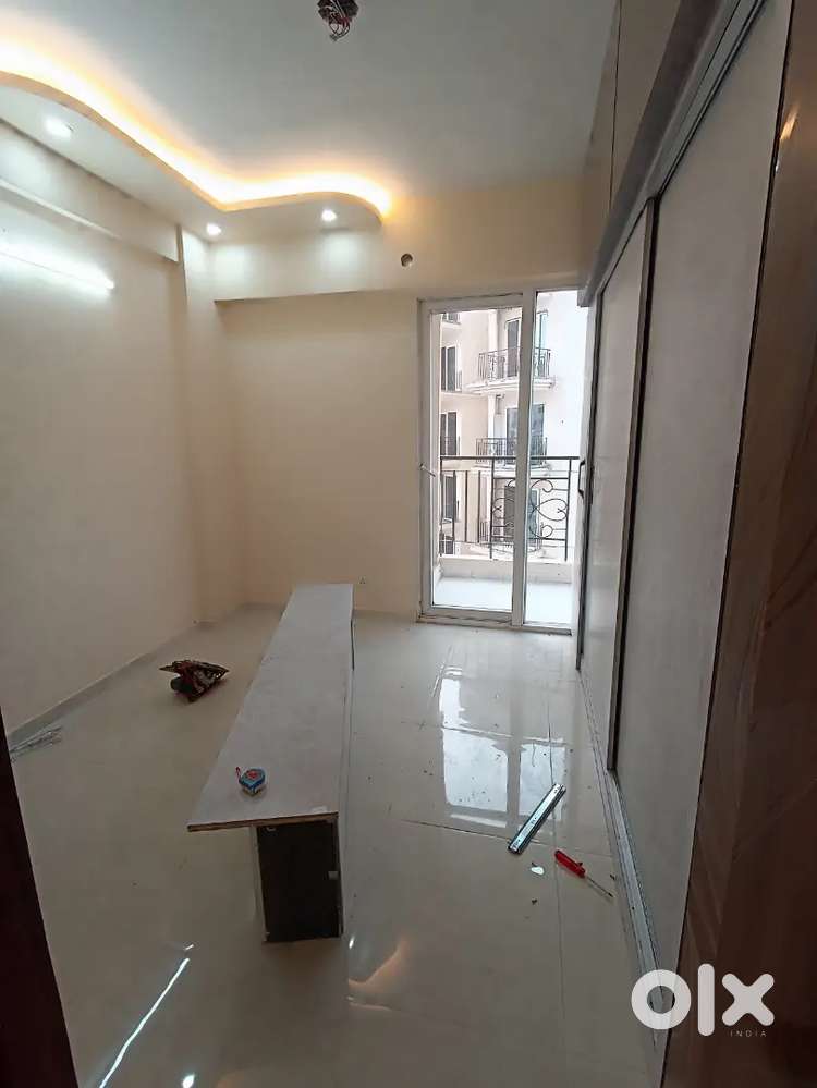 2BHK Unfurnished Society Apertment Available For Rent Near Cyber City