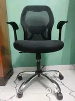 Revolving Full Size Mesh Office Chair