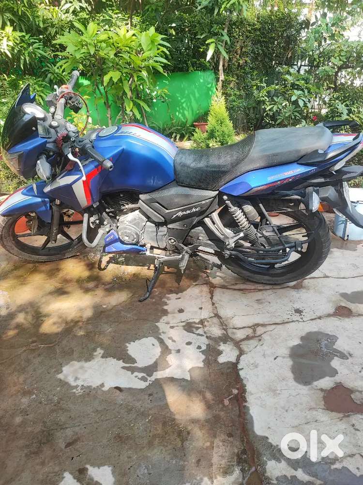 TVS Apache RTR 160 with ABS