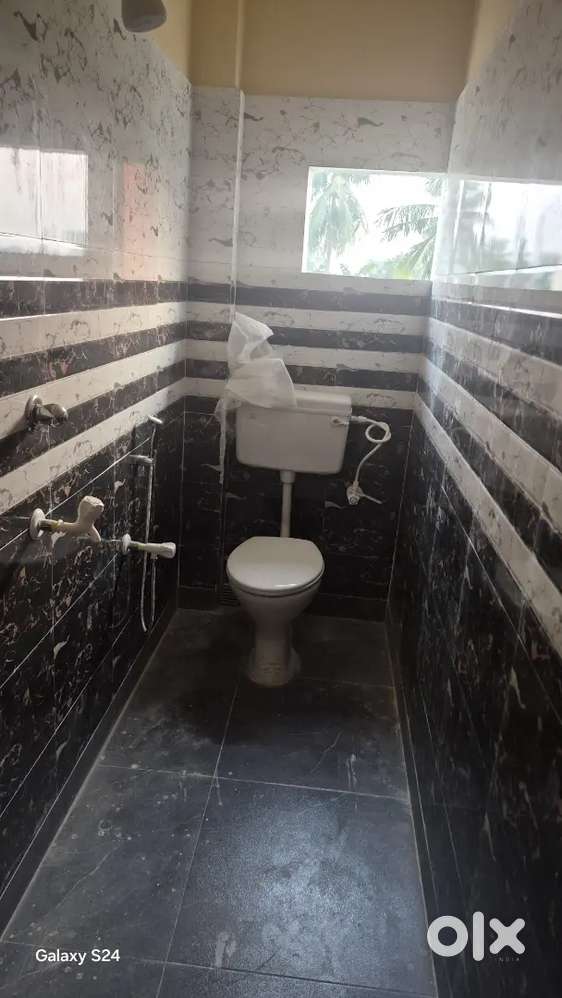 2bhk and 24×7 water available