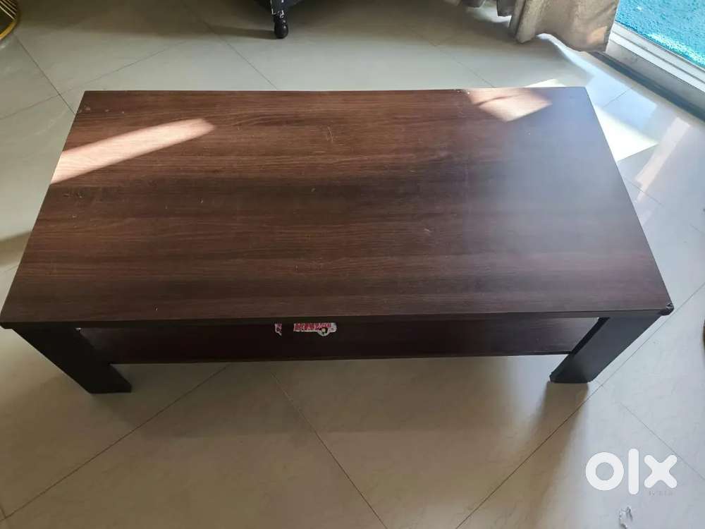 7 seater sofa, 3*6 bed with mattress, 3*2 center table