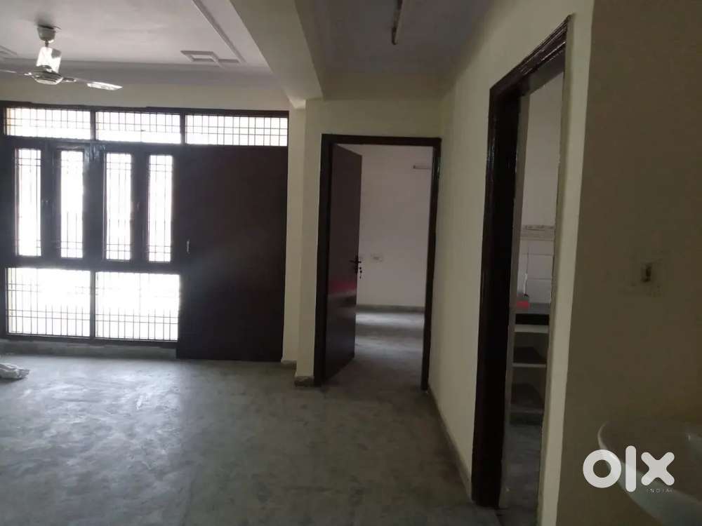 3 BHK SEMI FURNISHED FLAT FOR RENT AT BANI PARK JAIPUR