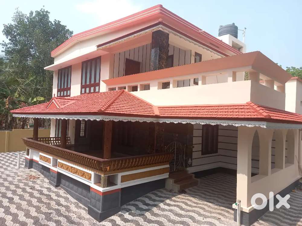 1,40,00000 luxury villa, at 9999000 URGENT SALE