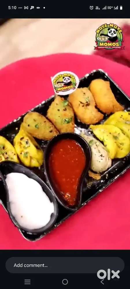 Momos seller on cart