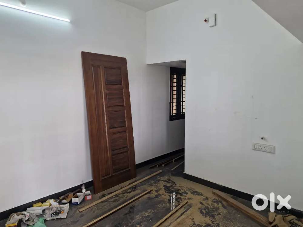 2 BEDROOM LUXURIOUS FLAT FOR LEASE NEAR PUDUR SURVEYOR COLONY