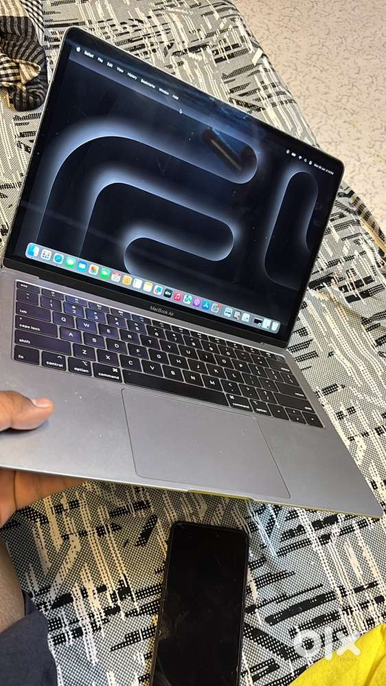 Mac book air 2018 model