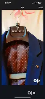 Van Huesen blazer less used original (cost 7k)