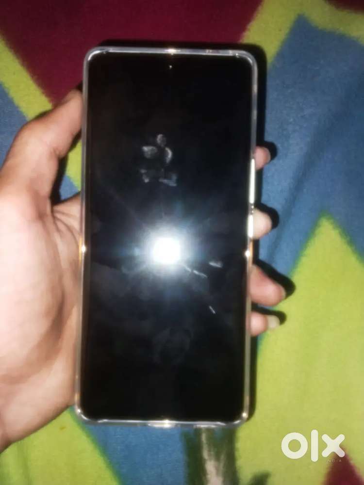 vivo v40 12 mahina old