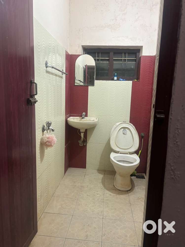 For girls only. Urgent