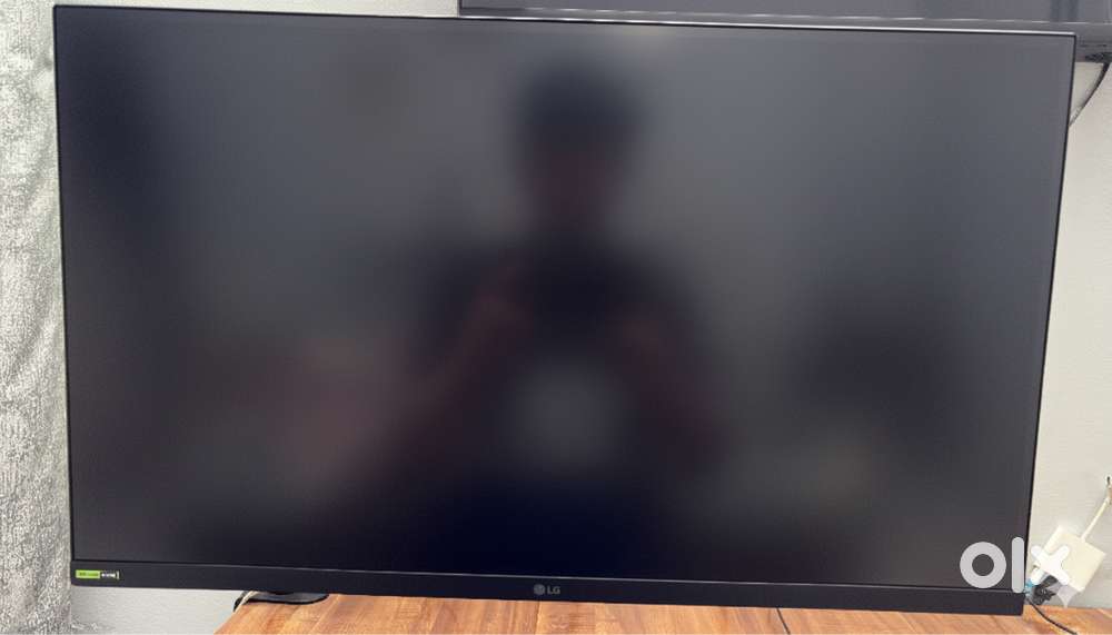 LG UltraGear 27 Full HD IPS Gaming Monitor  HDR10  G-SYNC Compat.