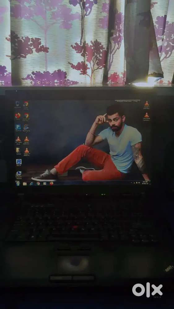 Lenovo laptop  all working battery pickup 2 hour