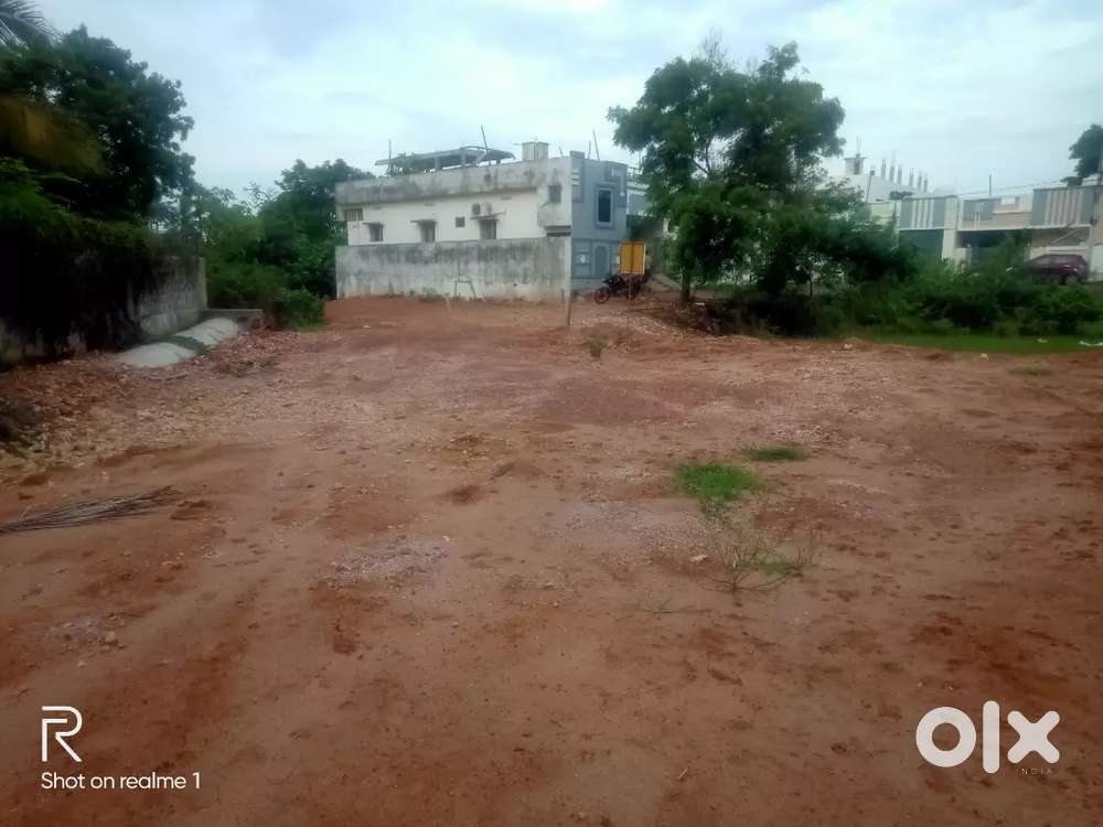 460 square yards in konthamuru saibaba colony