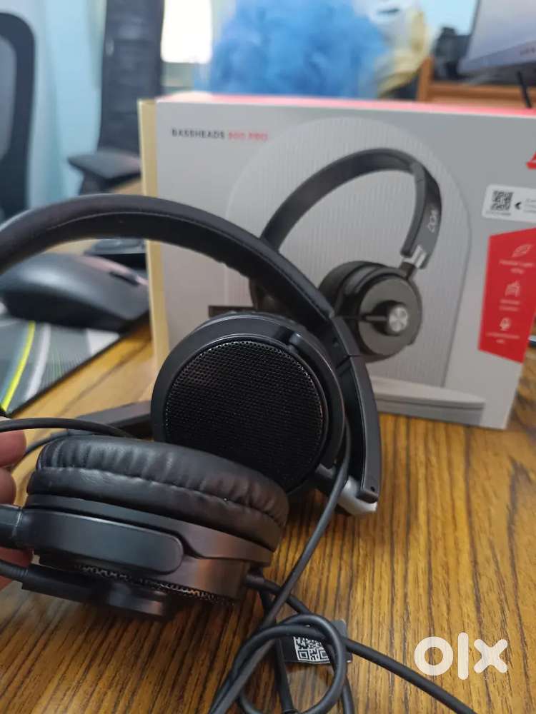 Unused wired headphone and earbuds for sale