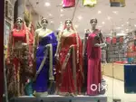 साड़ी शोरूम में सेल्स और हेल्पर के लिए लड़कियों महिलाओं की जरूरत है