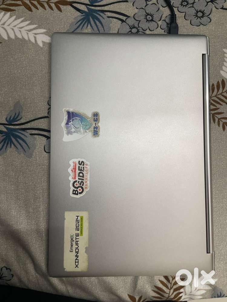 Lenovo yoga 9i  i7 13th gen  1 tb