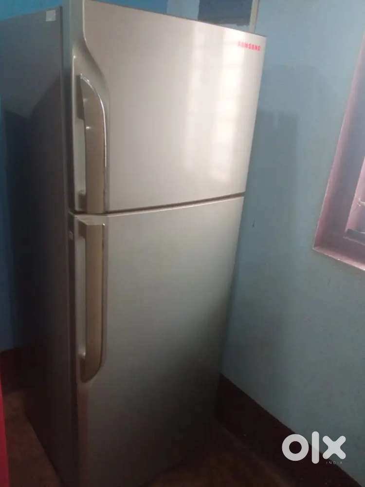 Samsung double door 300 l refrigerator