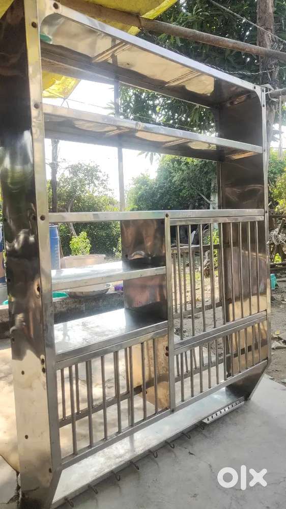 Premium Stainless Steel Kitchen Rack in excellent condition.