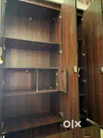 Spacious 3-Door Almirah with Mirror & Drawers