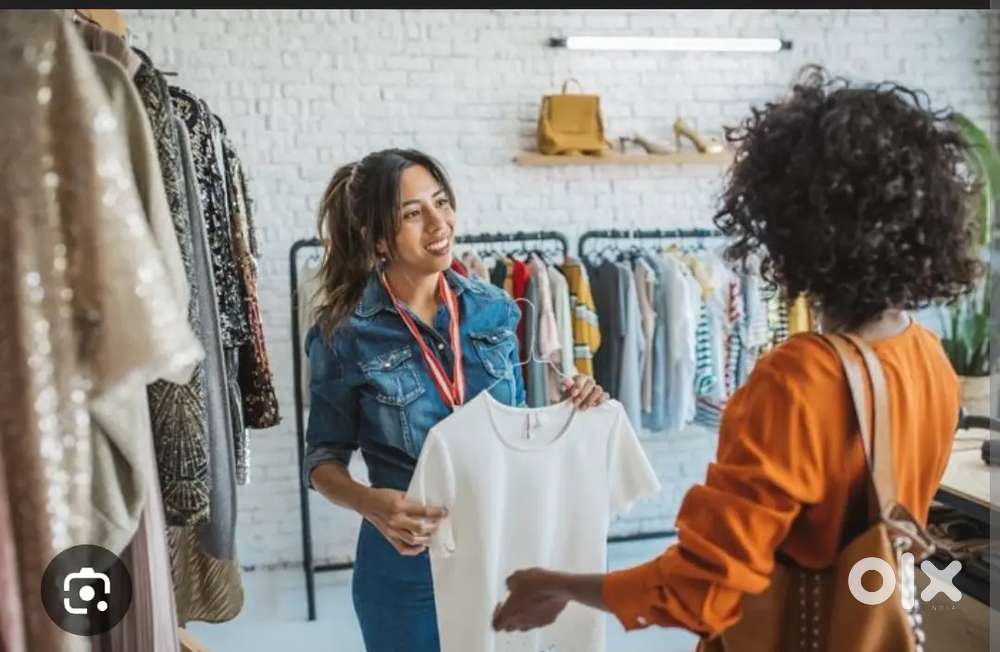 Customer service executive  Male and Female age between 20 to 30)