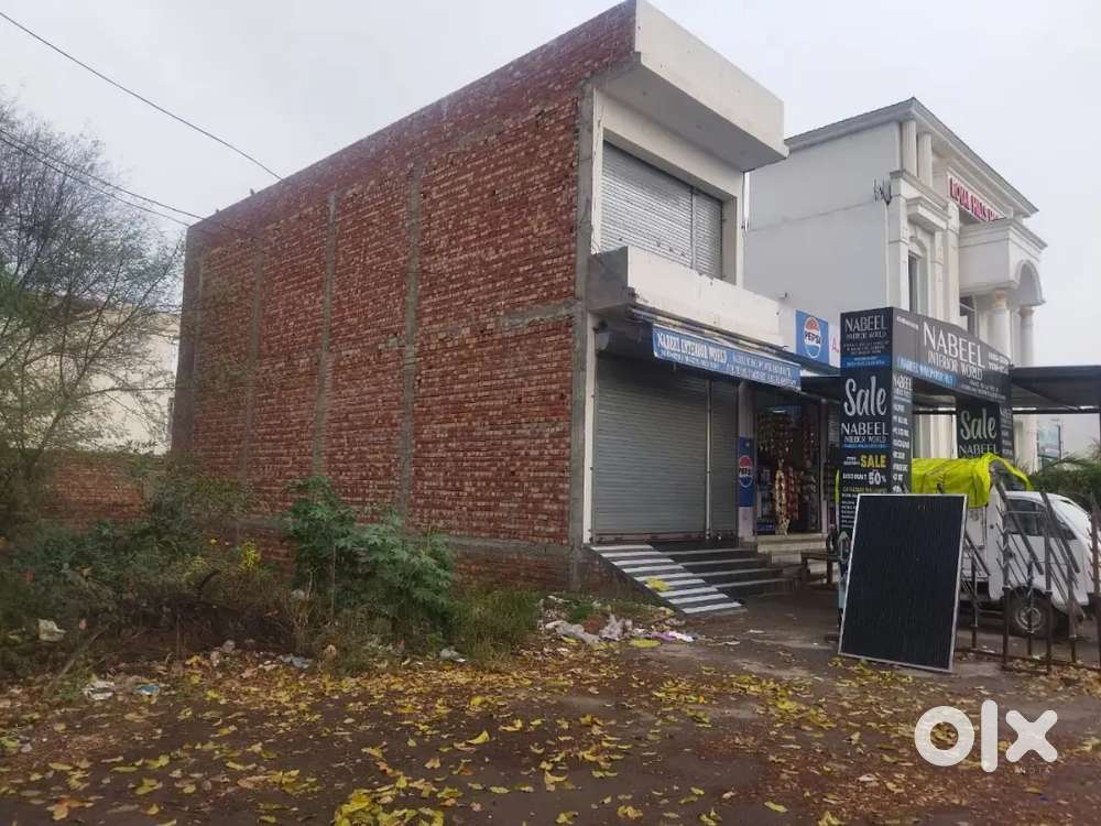 Double floor Showroom