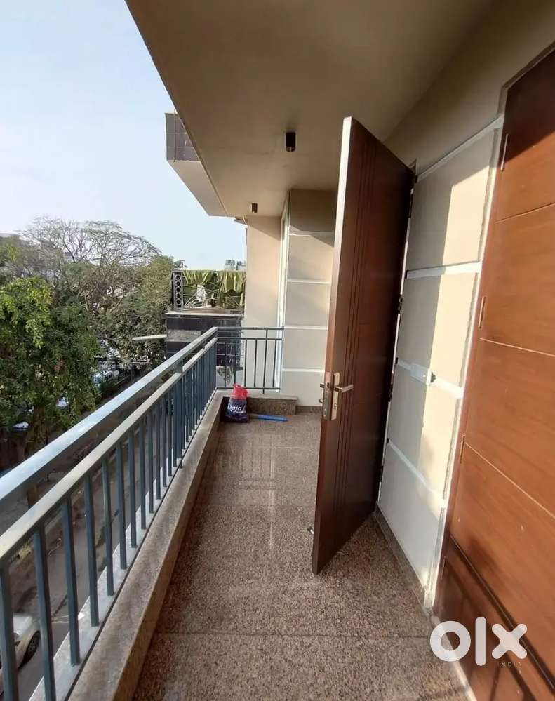 4 bhk luxury flat available for rent near Saket