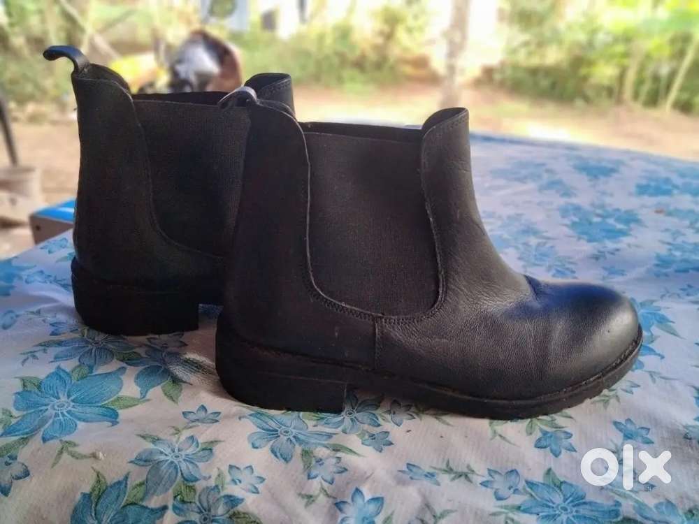 Boot model shoe