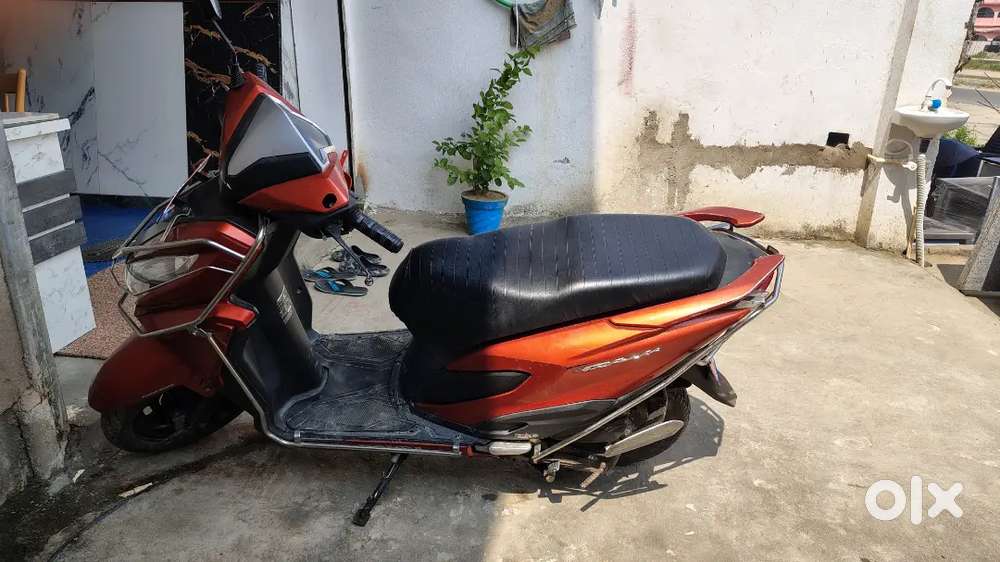 Honda grazia bs 4 model