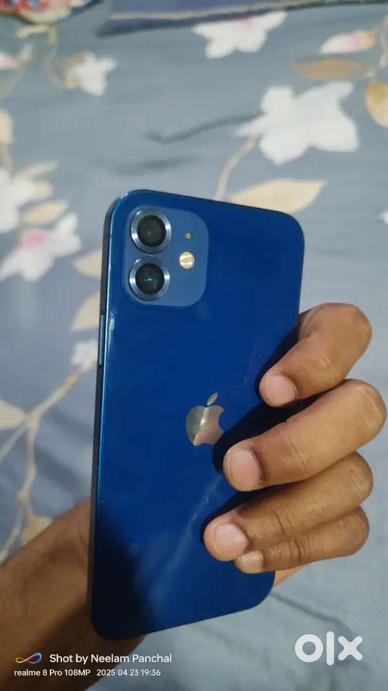 Iphone 12 blue clurr