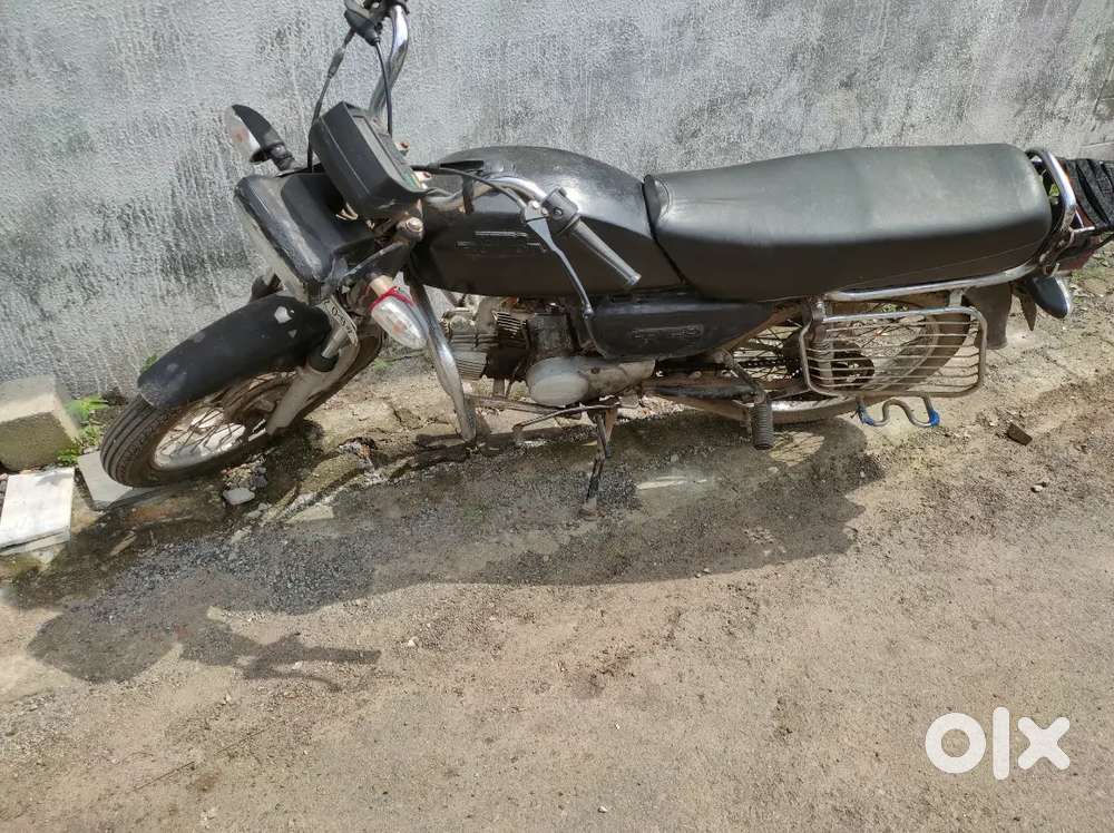 CD 100 Good Condition