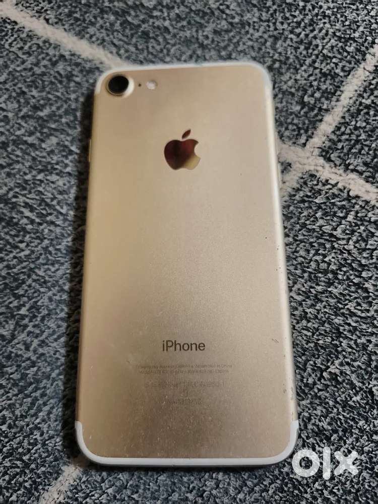iPhone 7  spare price 3000